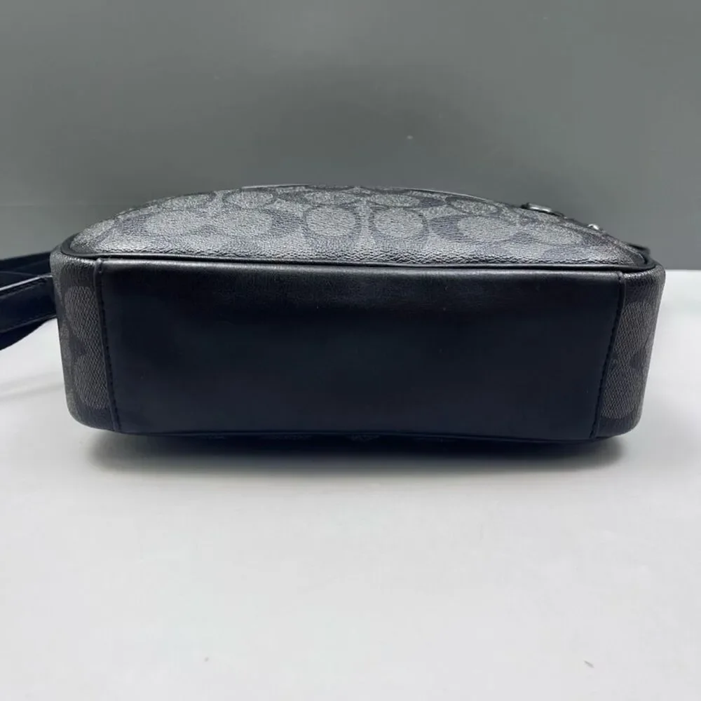 Coach Women Pre-Loved Bag Very Good Condition